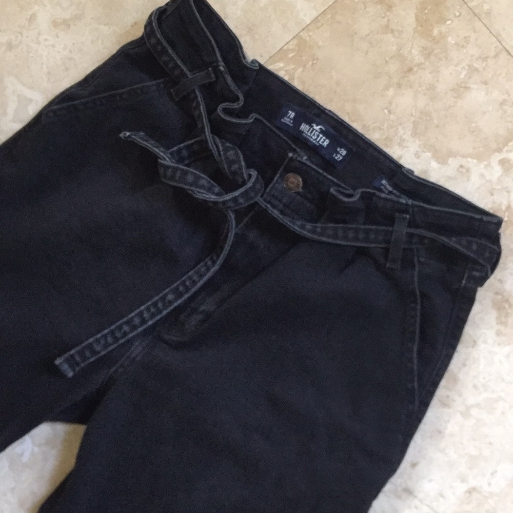 Hollister Ultra high rise mom jeans 🎁 - Picture 6 of 8